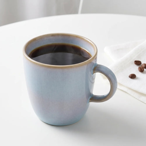 Hellblaue Keramik-Kaffeetasse – Elegantes Design mit glänzendem Finish